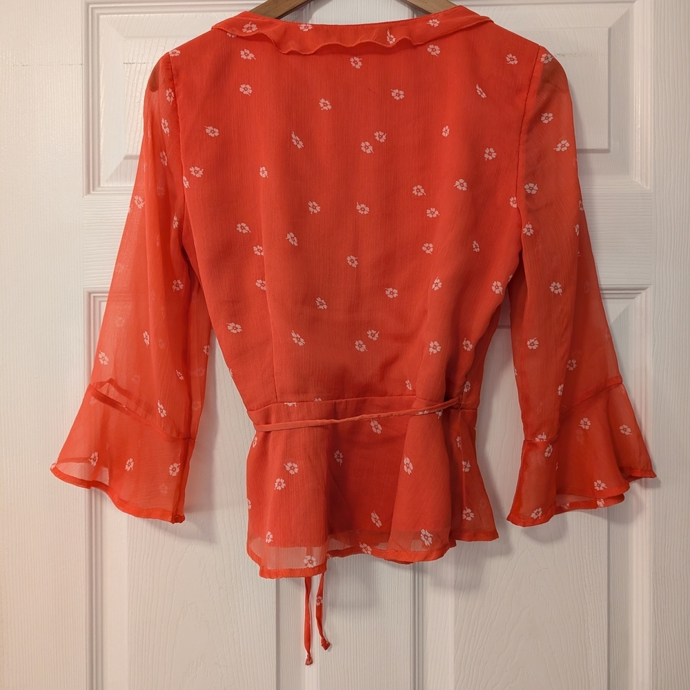 Abercrombie & Fitch Red And White Floral Wrap Blouse Size Small - Picture 3 of 3